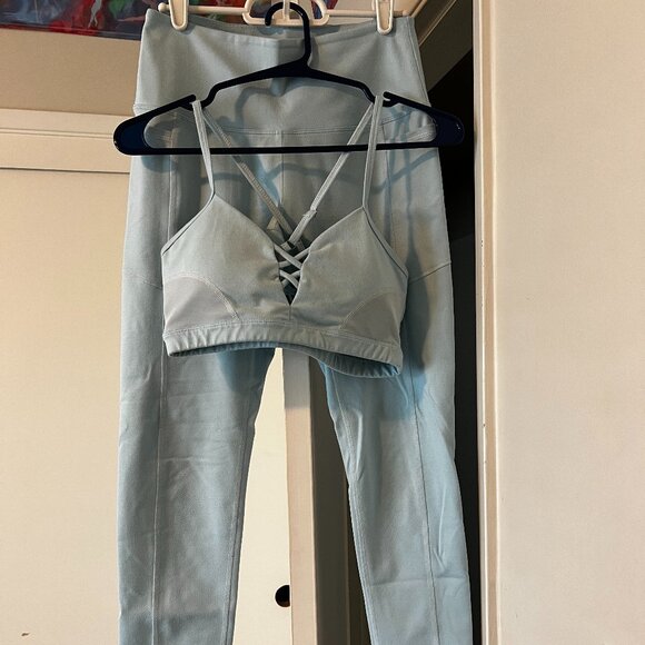 Popflex light blue sports bra & leggings size 4 - Picture 1 of 7
